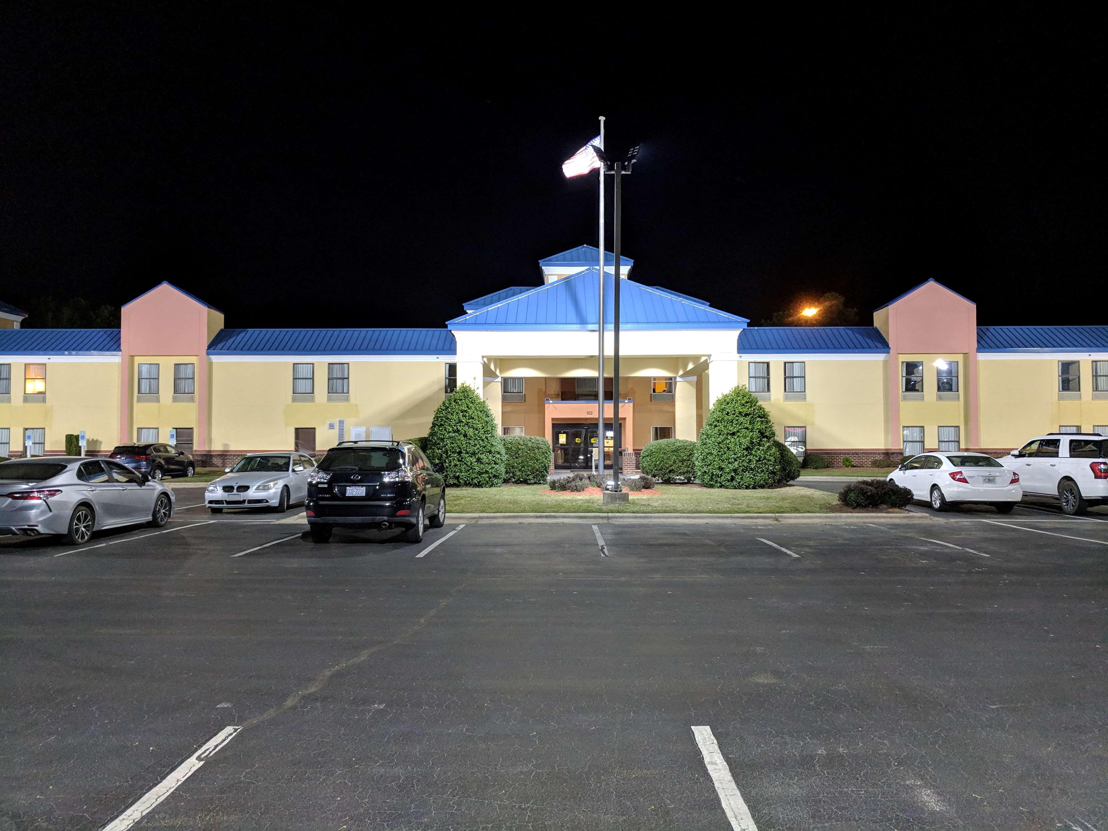 Surestay Plus By Best Western Tarboro-Kingsboro Exterior photo