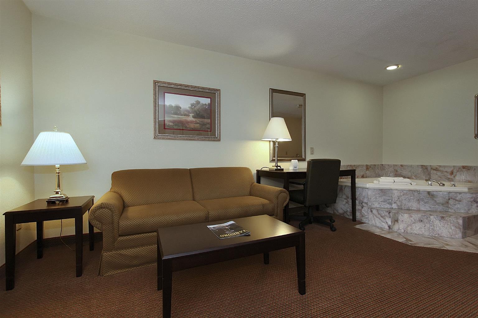 Surestay Plus By Best Western Tarboro-Kingsboro Room photo